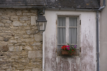 Fototapeta na wymiar Vecchie finestre in Bretagne, France