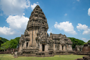 Fototapeta na wymiar The Phimai historical park is one of the largest Khmer temples of Thailand