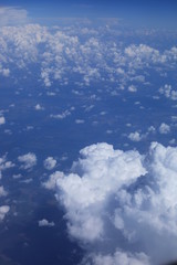 Небо. Облака. Земля с высоты. Виды из окна самолёта. Полёт. Поля облаков.