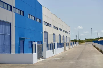 Photo sur Plexiglas Bâtiment industriel Exterior industrial warehouse