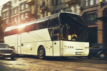 charter of coach bus for travel to city