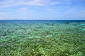 水平線　マリンブルー　風景　海