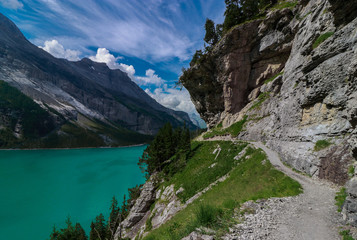 Naklejka premium Wanderung am Oeschinensee