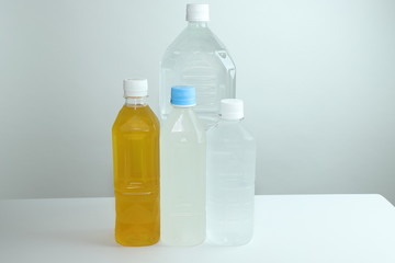 水とペットボトル