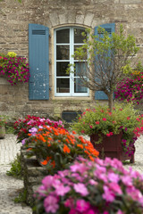 Vecchie finestre in Bretagne, France