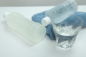 水とペットボトル