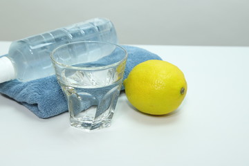 水とペットボトル