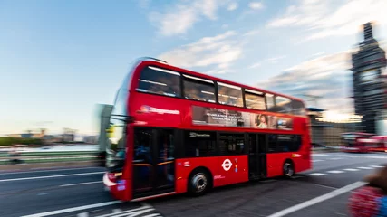 Foto auf Glas Die roten Busse von London © andiz275