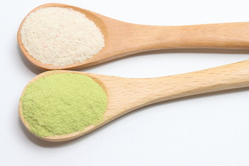 サプリメントとスプーン