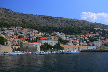Fototapeta na wymiar Chorwacja - panorama Dubrownika od strony Morza Adriatyckiego.
