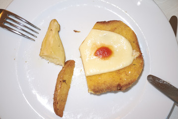 Mozzarella in carrozza (italian fried mozzarella cheese sandwich)
