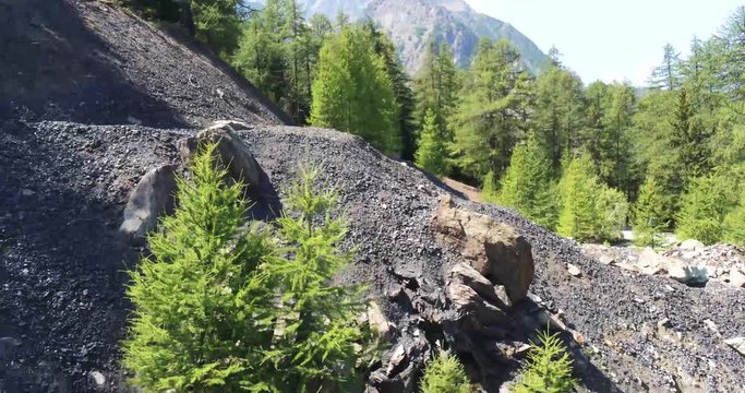 The Vallone di Saint-Marcel is a side valley of the Valle d'Aosta, between the Val Clavalit&eacute; and the Vallone delle Laures
