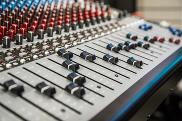 Fader mixing console