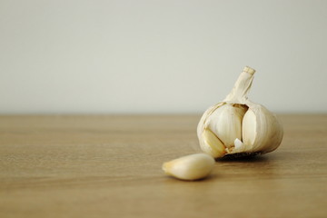 frische Knoblauchzehe