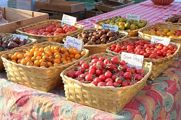 farmers market boutique tomatoes2