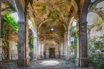 Cercles muraux Rudnes Ancienne église effondrée et abandonnée