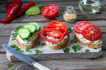 Delicious toast with vegitable and goat cheese