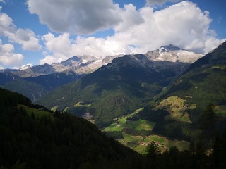 Fototapeta premium Paesaggio scenico montanaro 