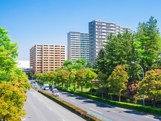 マンションが建ち並ぶ住宅街