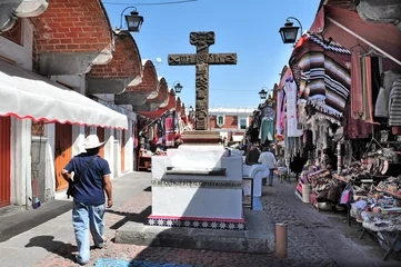 Zelfklevend Fotobehang El Parian market in Puebla City Mexico © Rafael Ben-Ari