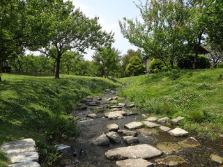 小川