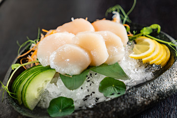 scallop sashimi on ice