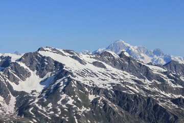 Fototapeta na wymiar panorama des Alpes