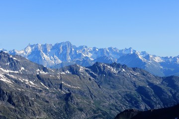 Fototapeta na wymiar panorama des Alpes