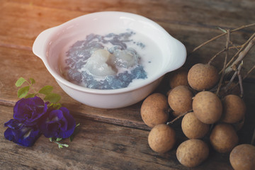 Sweet Sticky Rice with Longan and Coconut milk