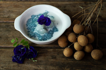 Sweet Sticky Rice with Longan and Coconut milk