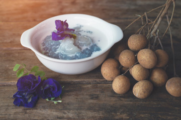 Sweet Sticky Rice with Longan and Coconut milk