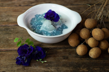 Sweet Sticky Rice with Longan and Coconut milk