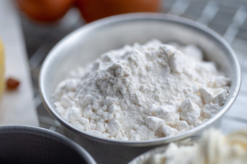 bowl of wheat flour to prepare the cake