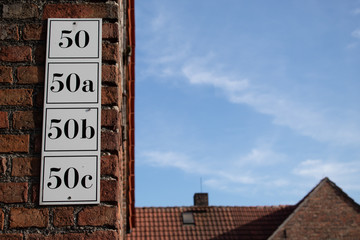 Hausnummer 50
