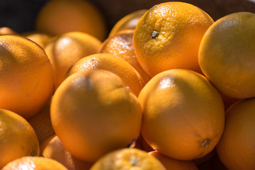 山積みのオレンジ