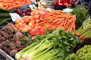 Marché dominical de la place du Miroir à Jette (Bruxelles) : Légumes
