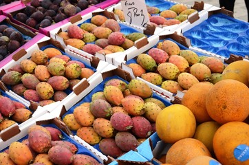 Marché dominical de la place du Miroir à Jette (Bruxelles) : Fruits

