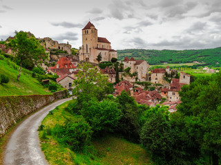 Fototapeta na wymiar Saint Cirq Lapopie medieval village cityscape, Lot, France