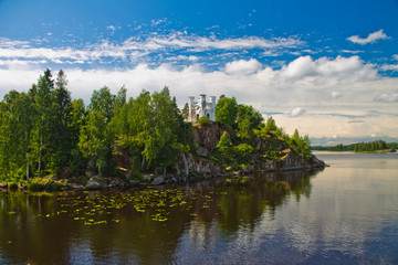 Fototapeta na wymiar Necropolis Island Lyudvigshtayn