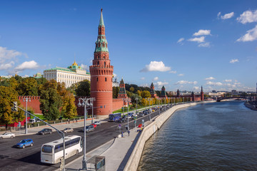 Obraz premium View of the Moscow Kremlin from the Moscow river.