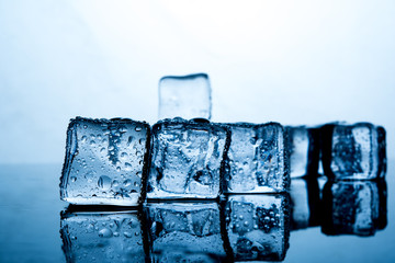 Ice cubes are placed beautifully. Ice color indigo Food and drink concepts suitable for all ages.