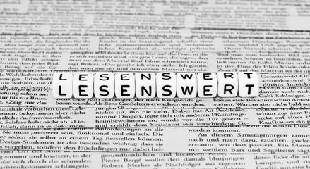 Obraz premium Lesenswerter Zeitungsartikel