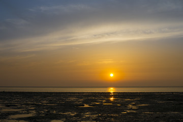 Sonnenuntergang über der Nordsee, Norddeich, Norden, Ostfriesland, Niedersachsen, Deutschland, Europa