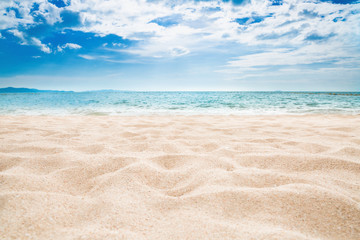 Fototapeta na wymiar Beautiful tropical sand and sea with summer day