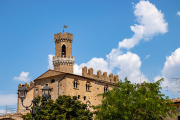 Fototapeta na wymiar The tower of Volterra