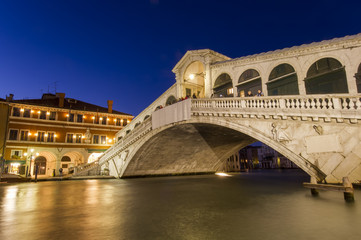 Fototapeta na wymiar Venice at night. Rialto bridge