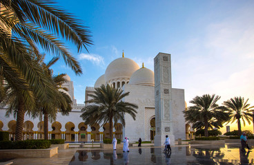 Fototapeta na wymiar Sheikh Zayed Grand Mosque in Abu Dhabi.