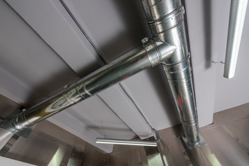 ir conditioning system in a room with open ventilation chambers