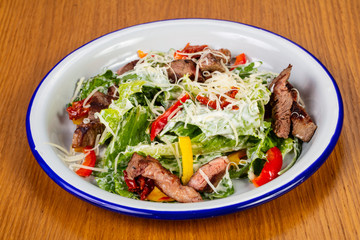 Griiled beef steak salad