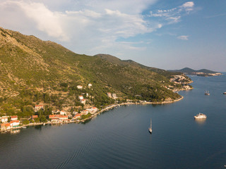 Fototapeta na wymiar Zaton in Kroatien an der Adria, Luftaufnahme der Bucht Batala mit Bergen im Hintergrund